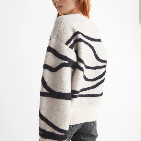 & Other Stories Cream and Black Crew Neck Sweater with Abstract Design - Picture 3 of 6